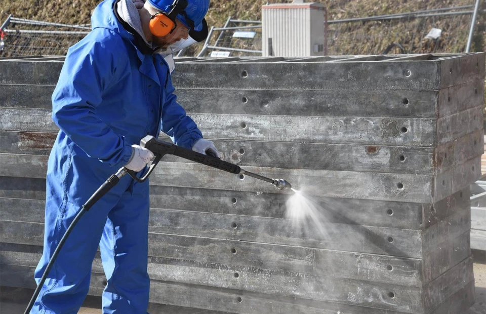 DYNAJET formwork cleaning 03 web