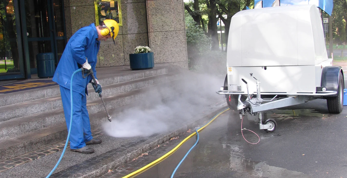 High-pressure cleaners for Professionals