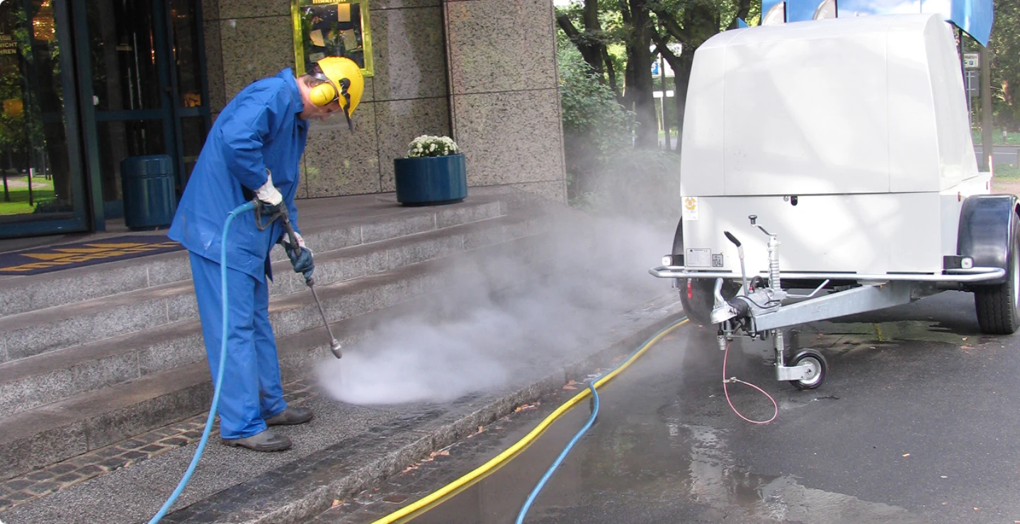 High-pressure cleaners for Professionals