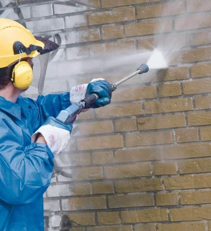 DYNAJET grafiti removal02 web