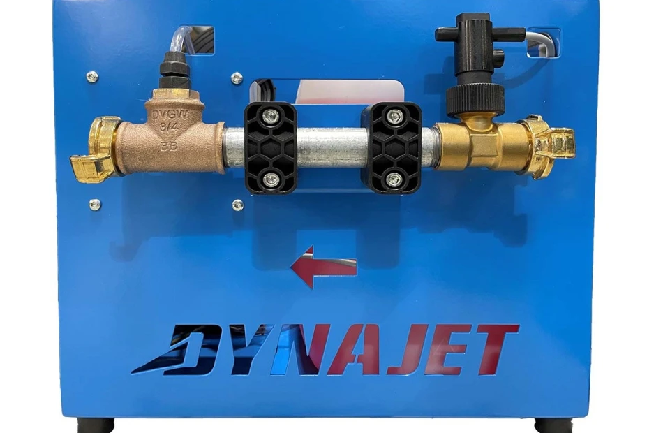 DYNAJET Mobile water softening system 02 web