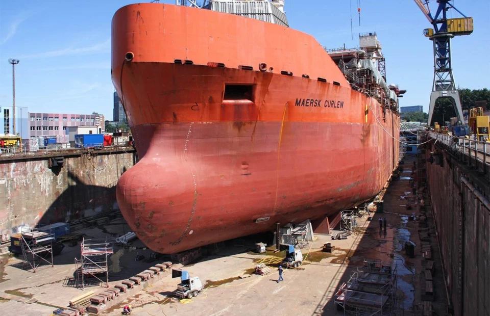 DYNAJET Ship paint removal 02 web